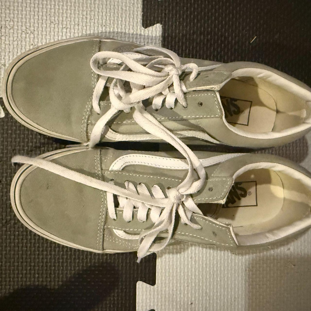 Vans Old Skool skate 

size 7
